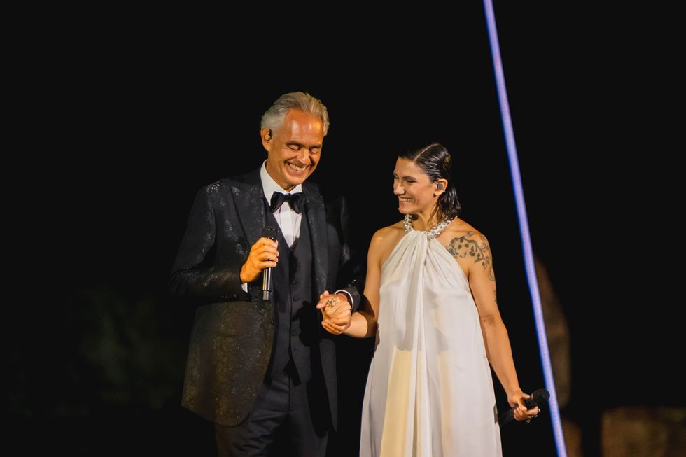 https://www.panorama.it/media-library/andrea-bocelli-con-elisa.jpg?id=53890313&width=980