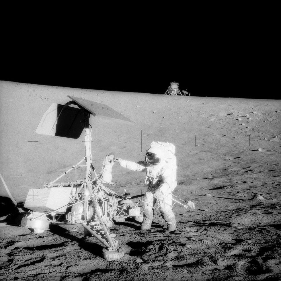 Apollo 12: storia del secondo passo sulla Luna (foto e video) - Panorama