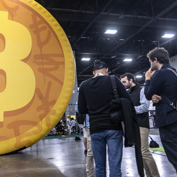 Bitcoin, cos'è e come funziona la moneta che fa tremare i mercati