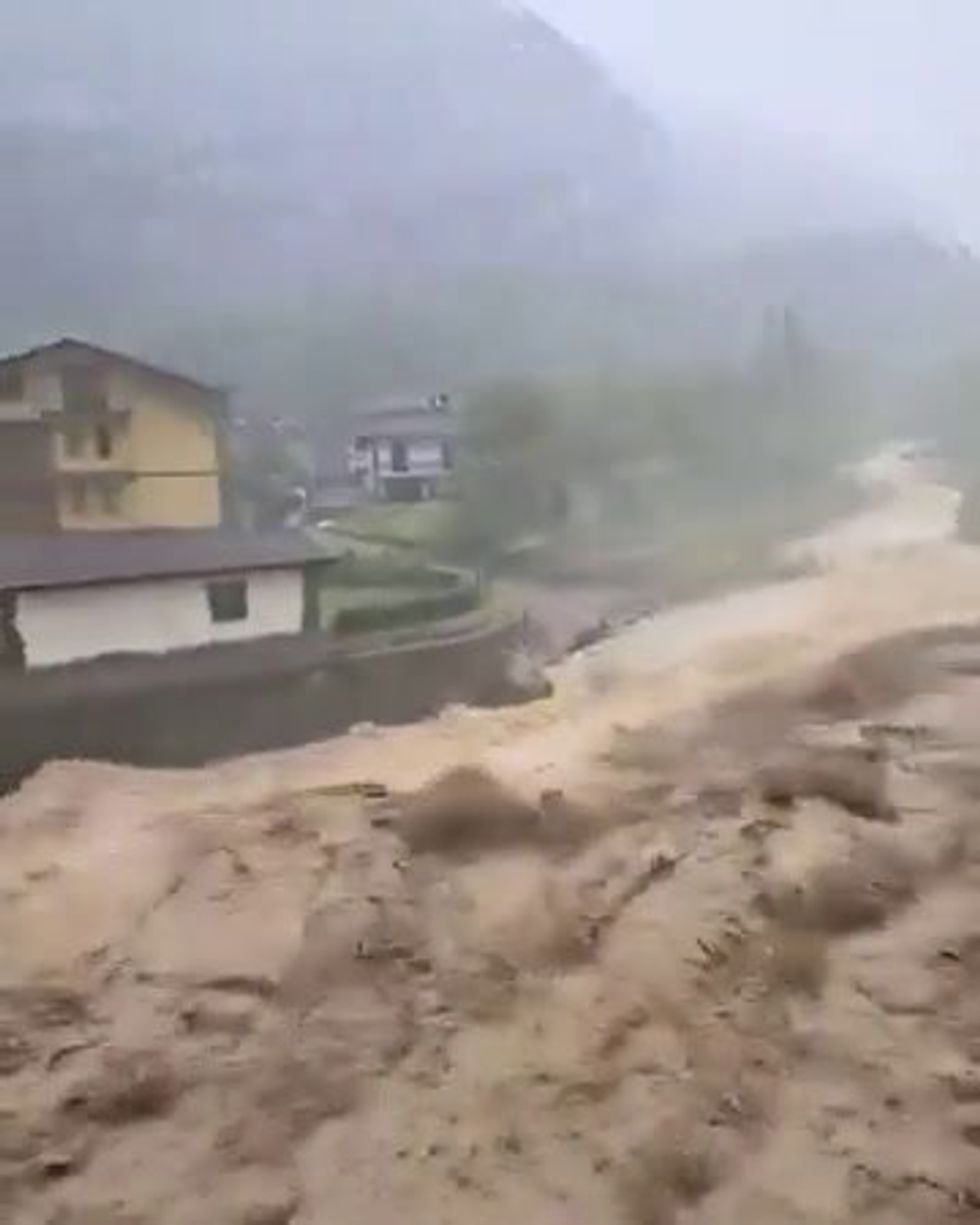 Maltempo: piogge torrenziali e fiumi in piena a Cogne | video