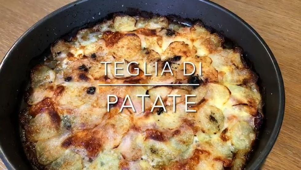 https://www.panorama.it/media-library/cuciniamo-insieme-teglia-di-patate.jpg?id=53657162&width=980