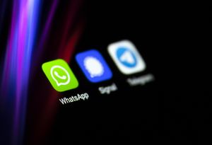 whatsapp signal social sicurezza