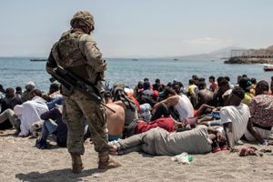 migranti spagna esercito