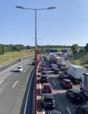 Attivisti bloccano traffico Torino-Chivasso, Blitz Ultima Generazione