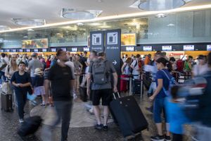 Aeroporti italiani, caos voli e polizia