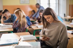 cellulare a scuola divieto