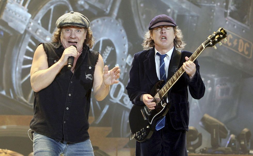 AC/DC: la magia dell'hard rock infiamma i centomila di Reggio Emilia
