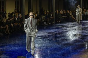 saint laurent primavera estate 2025 paris fashion week