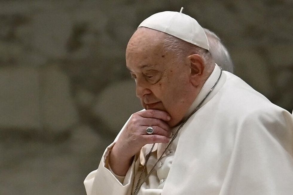 La polmonite bilaterale del Papa: di cosa si tratta e come curarla