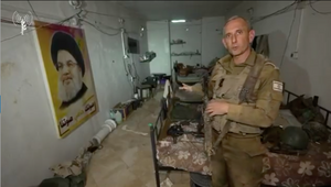 (l portavoce dell'esercito israeliano (IDF), Daniel Hagari nel tunnel) 