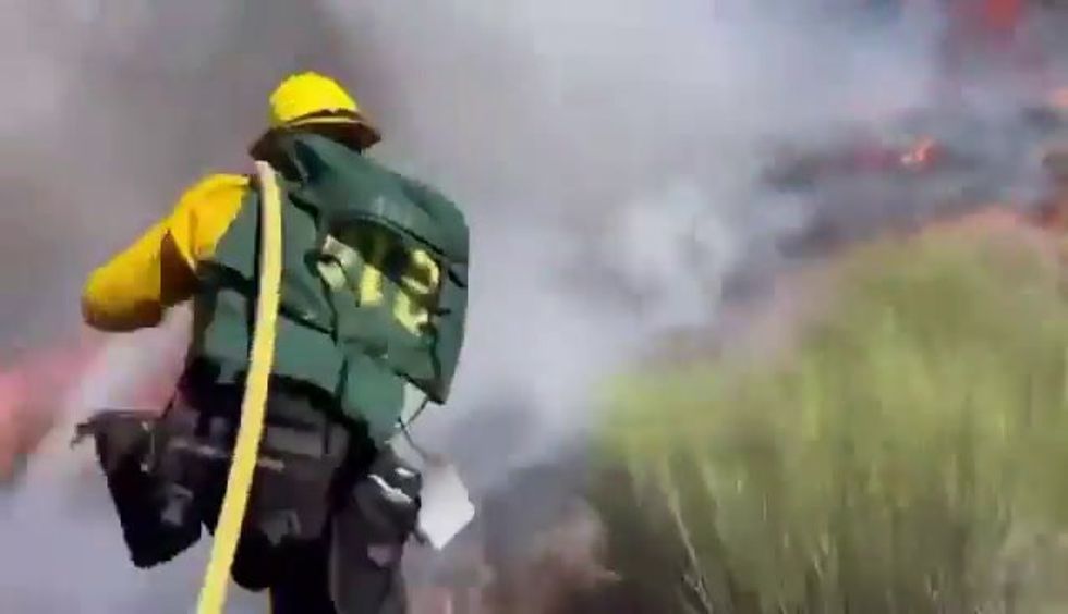 California: 1200 persone evacuate a causa di un incendio | video