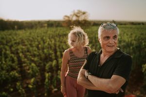 Antonio Intiglietta, presidente di Gestione Fiere Spa, ideatore  di Artigiano in Fiera  e patron, in Puglia,  della Tenuta Liliana  che prende il nome da sua moglie, con lui nella foto.