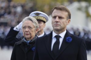 Elizabeth Borne, Emmanuel Macron