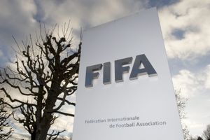 coronavirus fifa regole calcio trasferimenti stipendi calendario