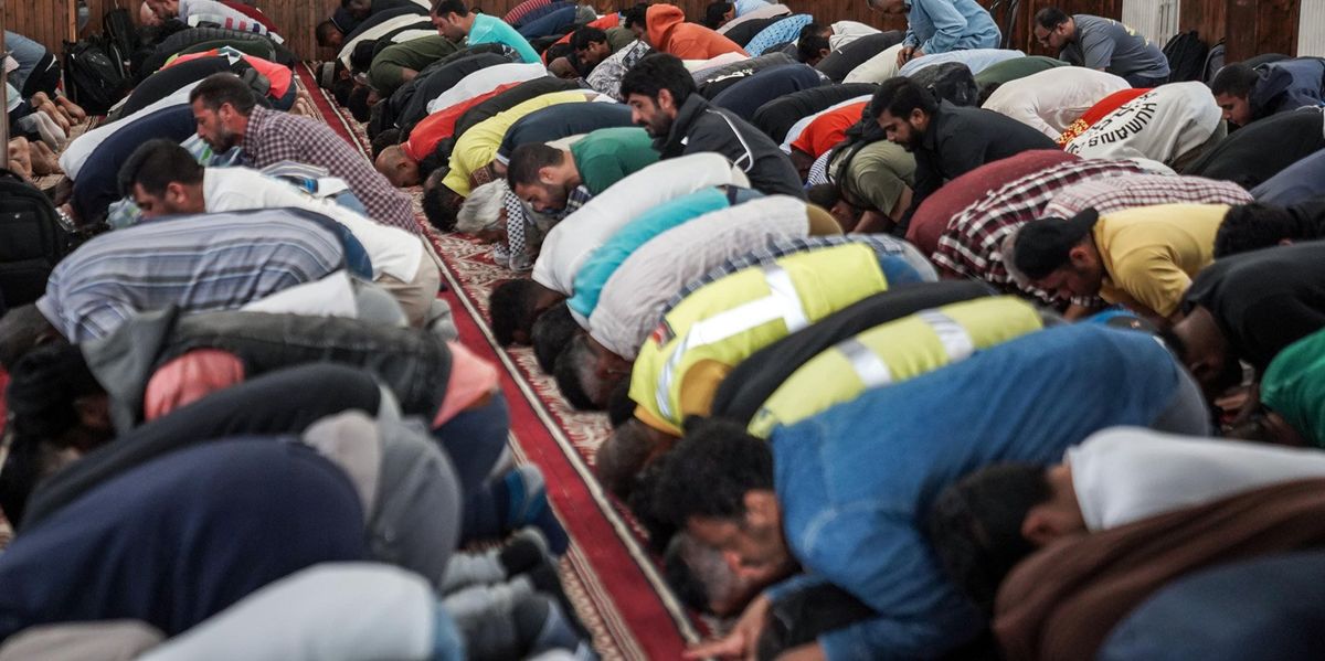 ​Musulmani in preghiera