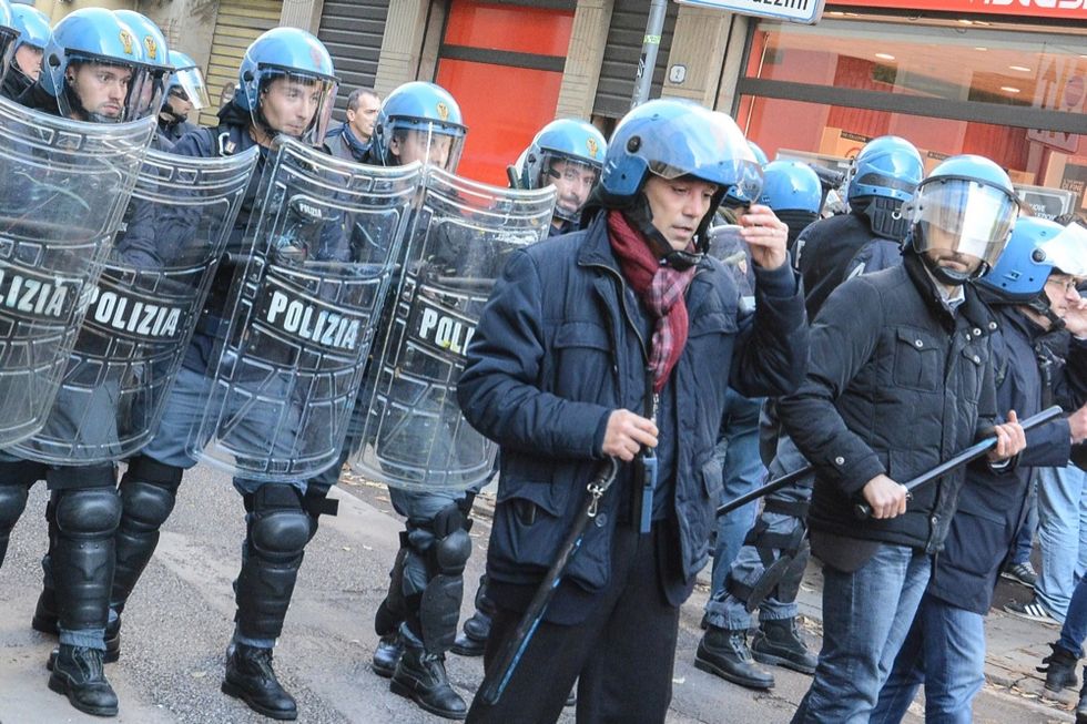 Se i poliziotti sono bastardi