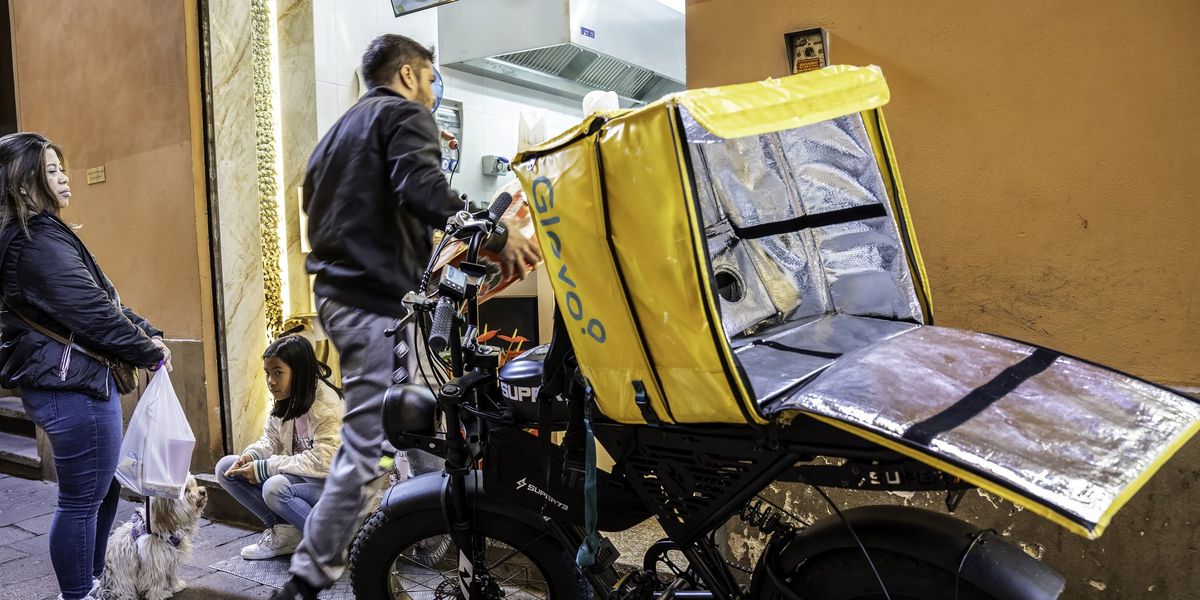 Delivery: bicicletta truccata, consegna moltiplicata