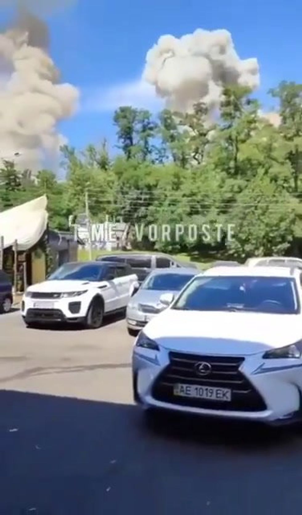 Missili russi distruggono un ospedale pediatrico a Kiev | video