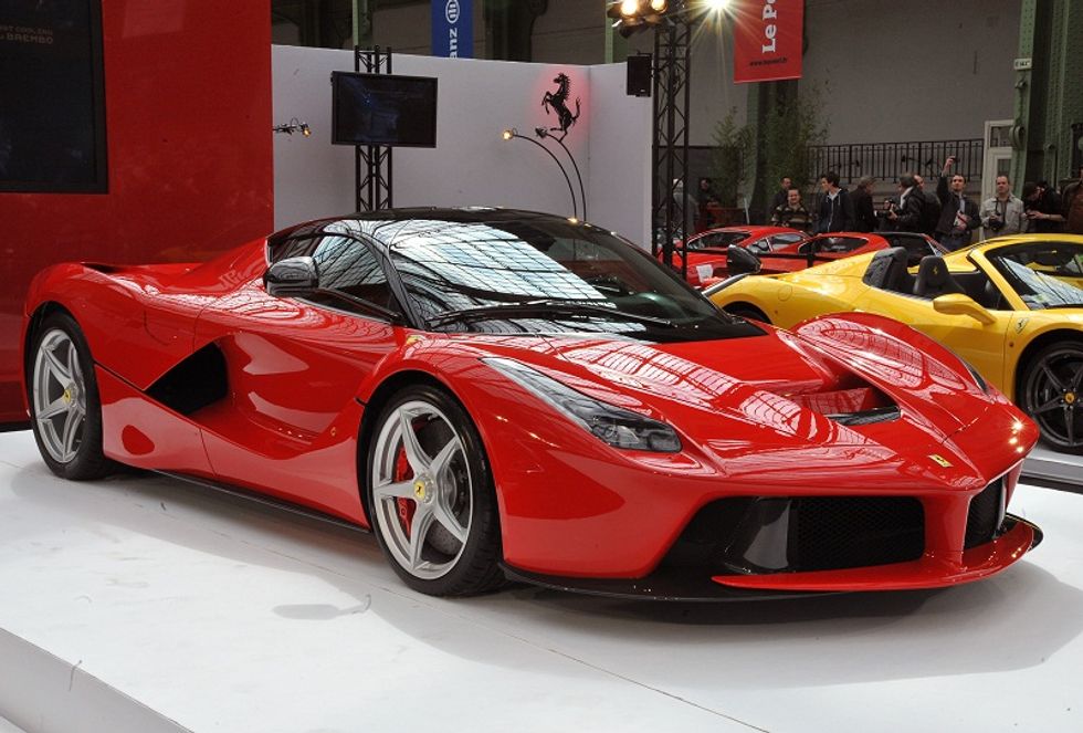 Billionaires on holiday: discovering Italy driving a Ferrari - Panorama