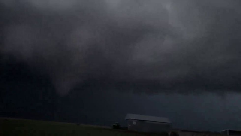 Tornado in Kansas | video