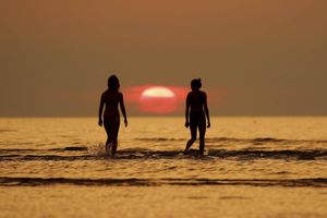 spiaggia mare tramonto estate