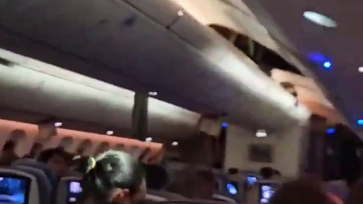 Turbolenza sul volo Madrid-Montevideo. 30 feriti | video