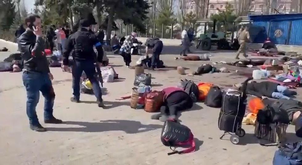 Ucraina, strage di civili alla stazione di Kramatorsk | Video
