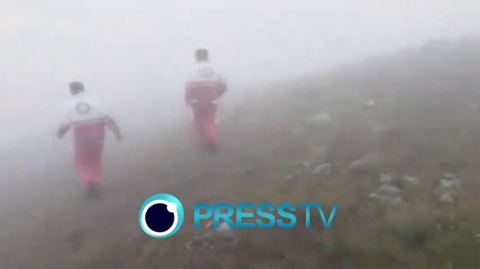 La nebbia nella zona dello schianto dell'elicottero del presidente dell'Iran, Raisi | video